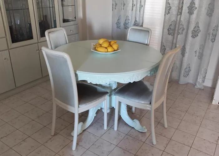 Felicita Nyaraló Scalea